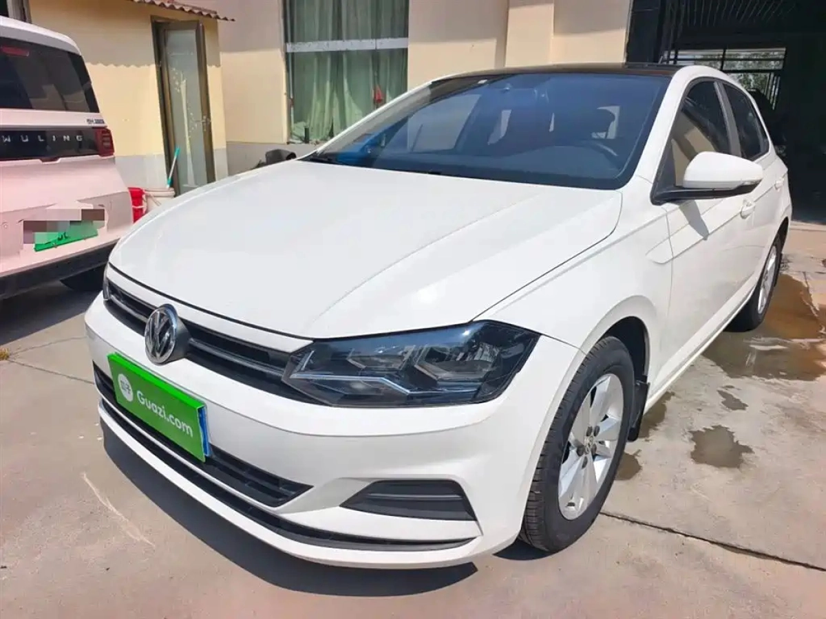 VOLKSWAGEN POLO