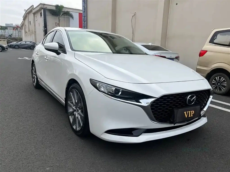 MAZDA 3 AXELA