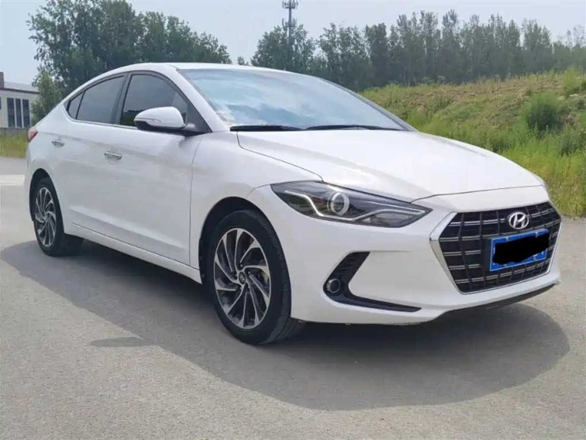 HYUNDAI ELANTRA