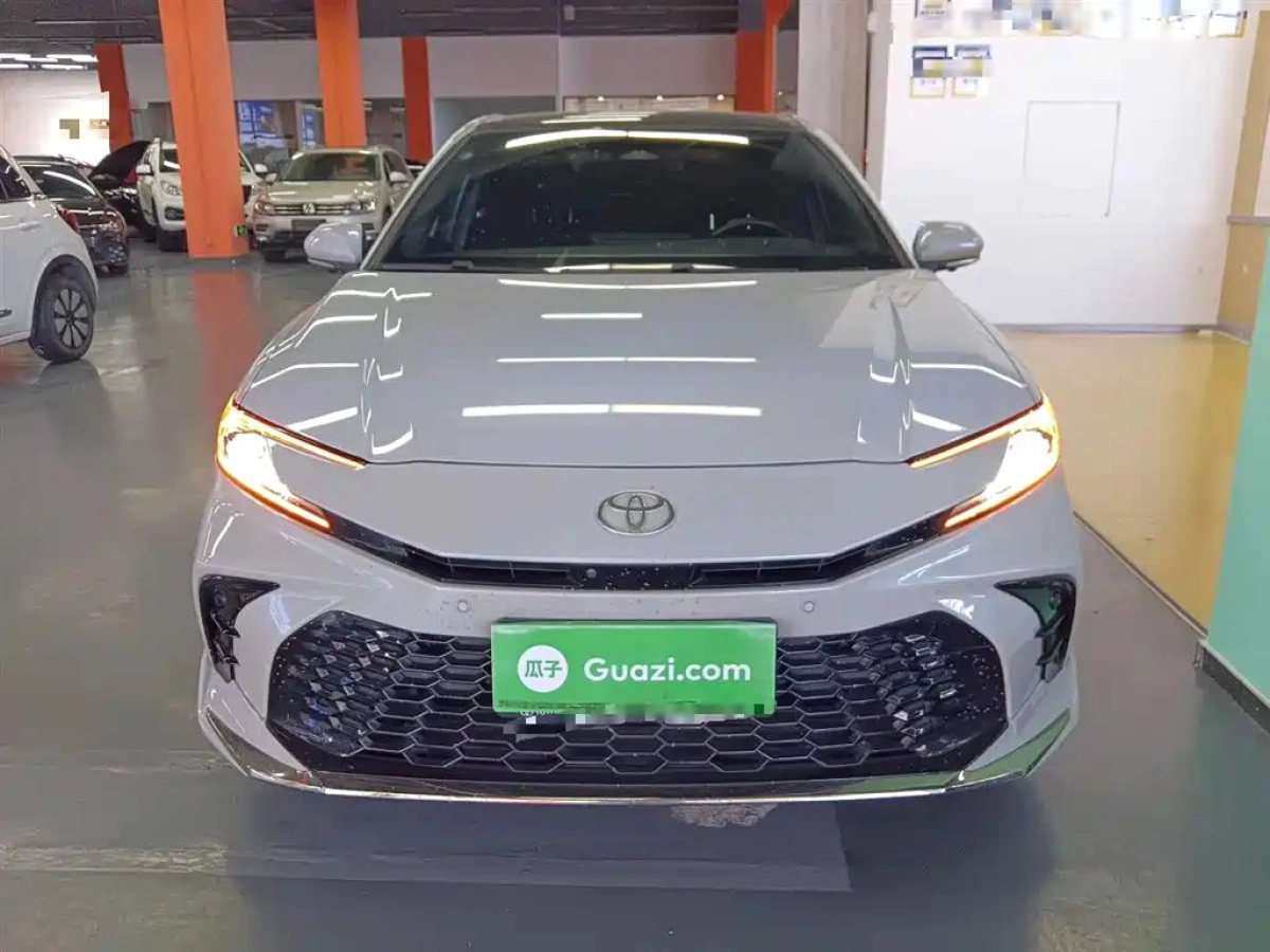 TOYOTA CAMRY
