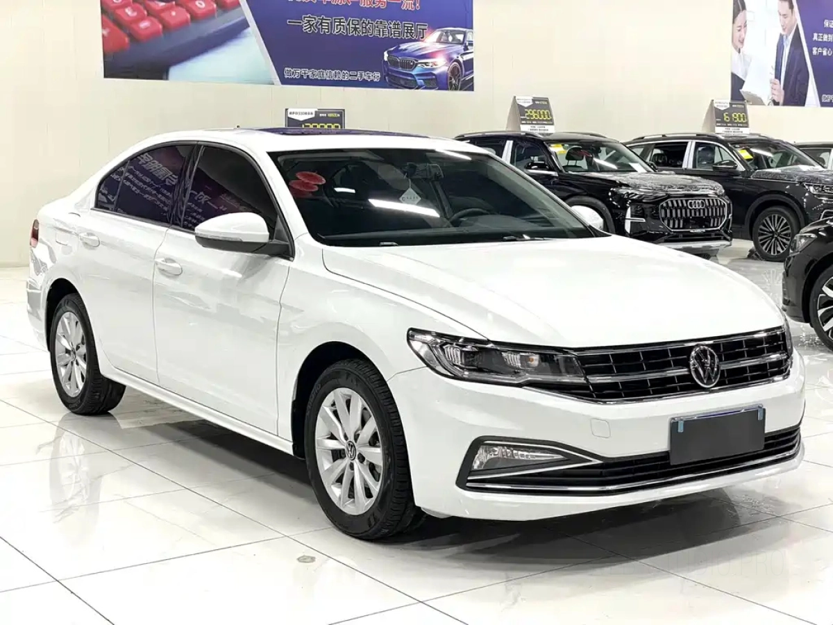 VOLKSWAGEN BORA