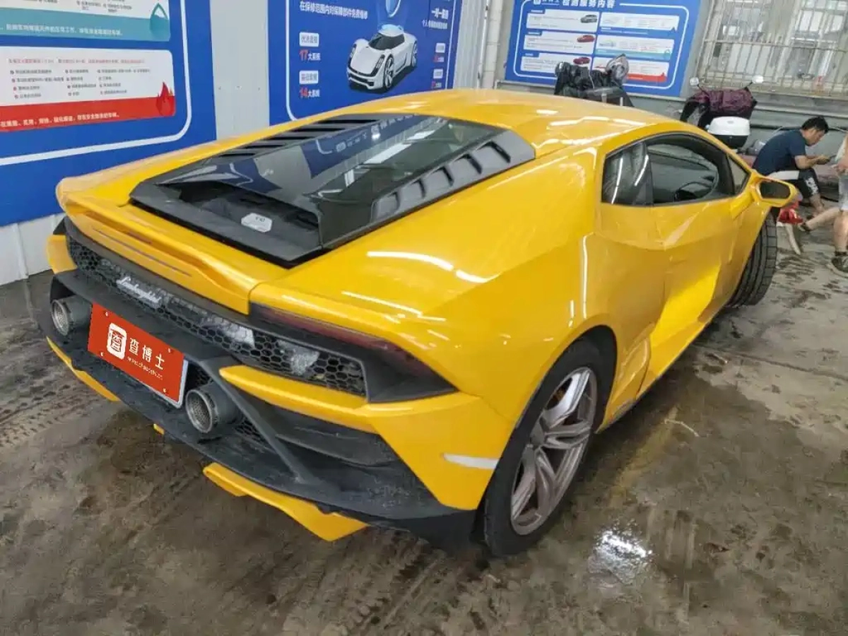 LAMBORGHINI HURACAN