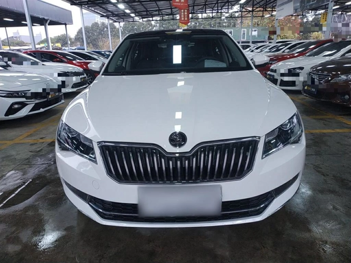 SKODA SUPERB