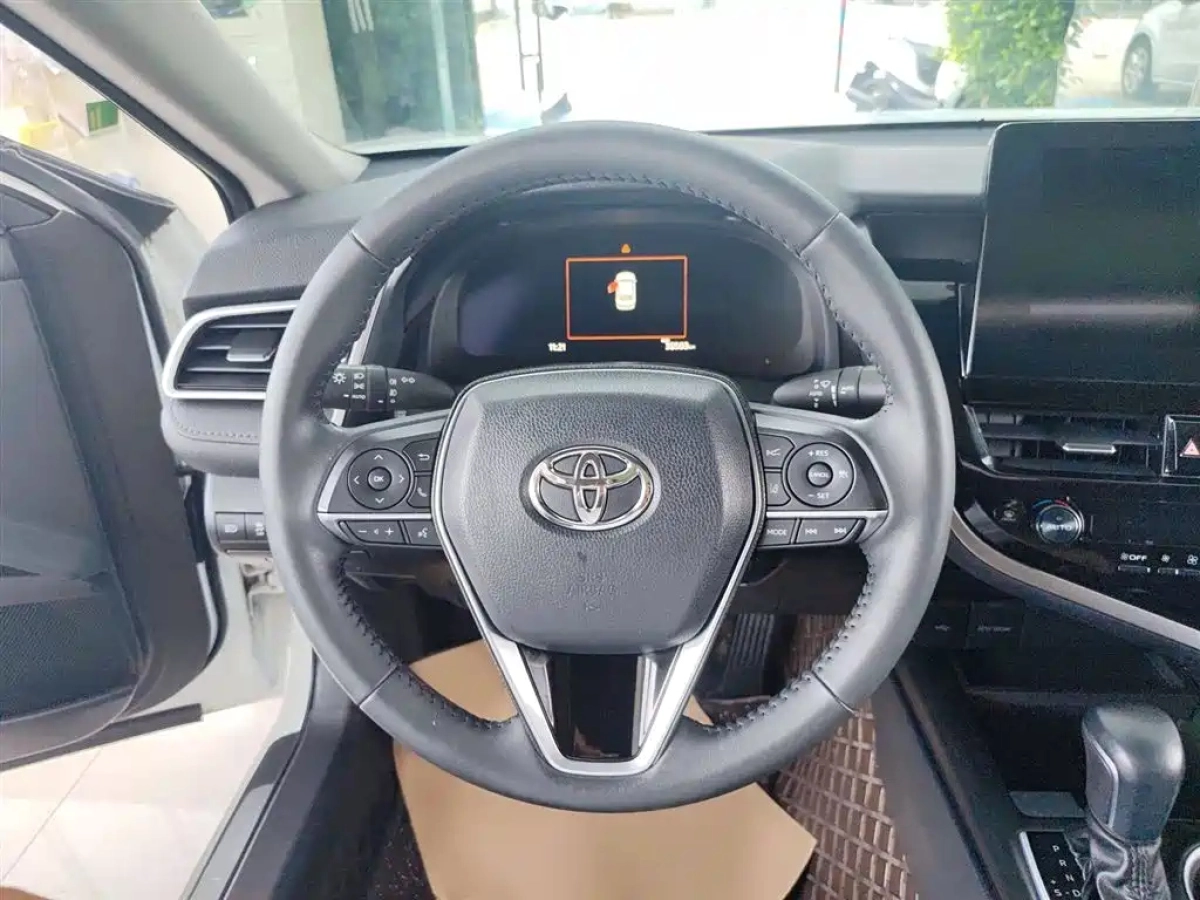 TOYOTA CAMRY