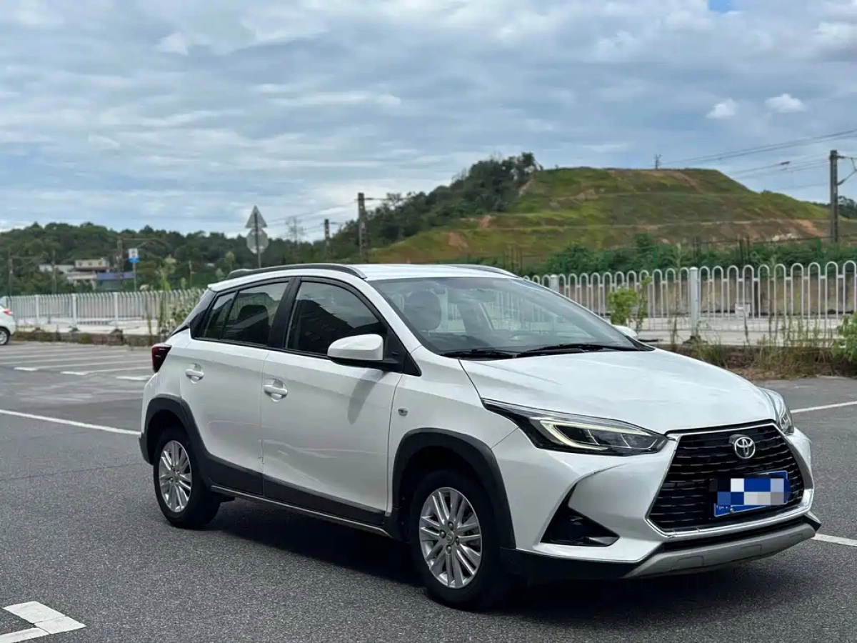 TOYOTA YARIS L DAZZLING