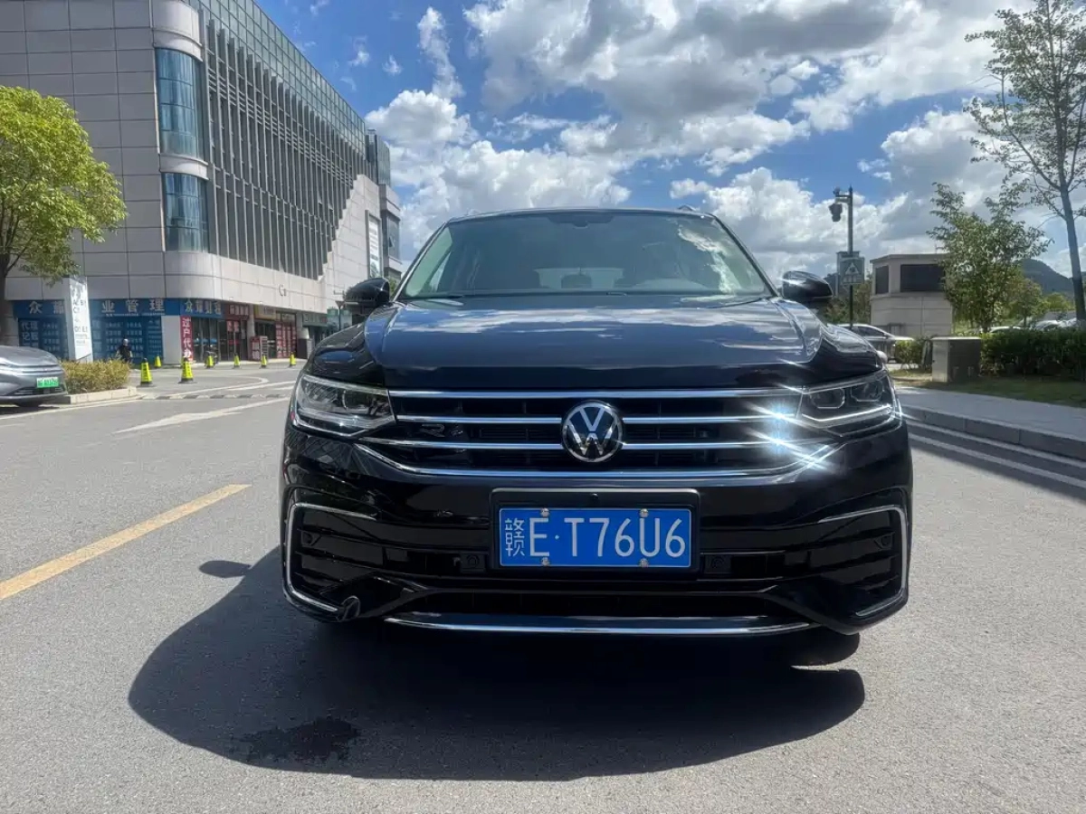 VOLKSWAGEN TIGUAN L