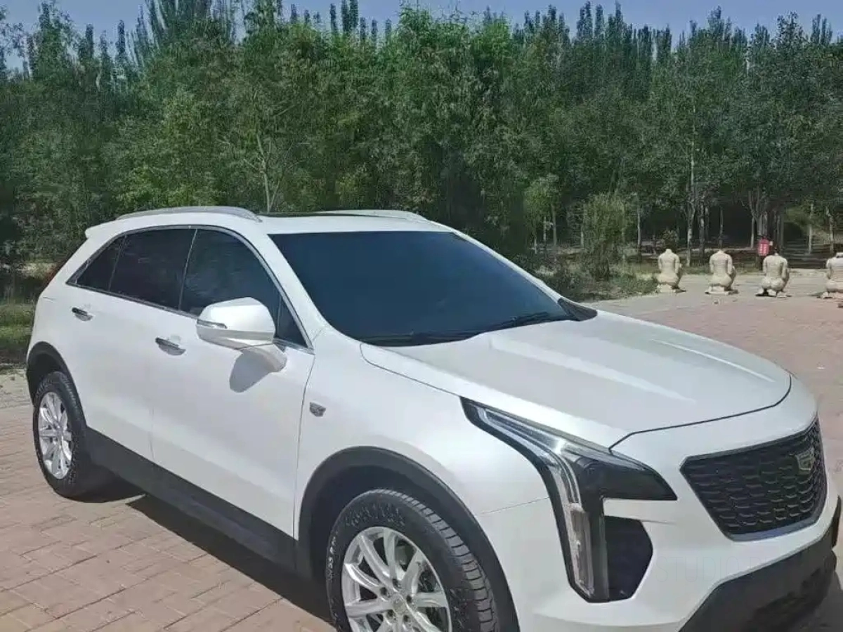 CADILLAC XT4