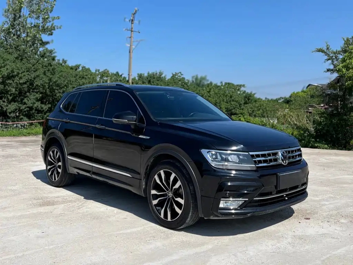 VOLKSWAGEN TIGUAN L