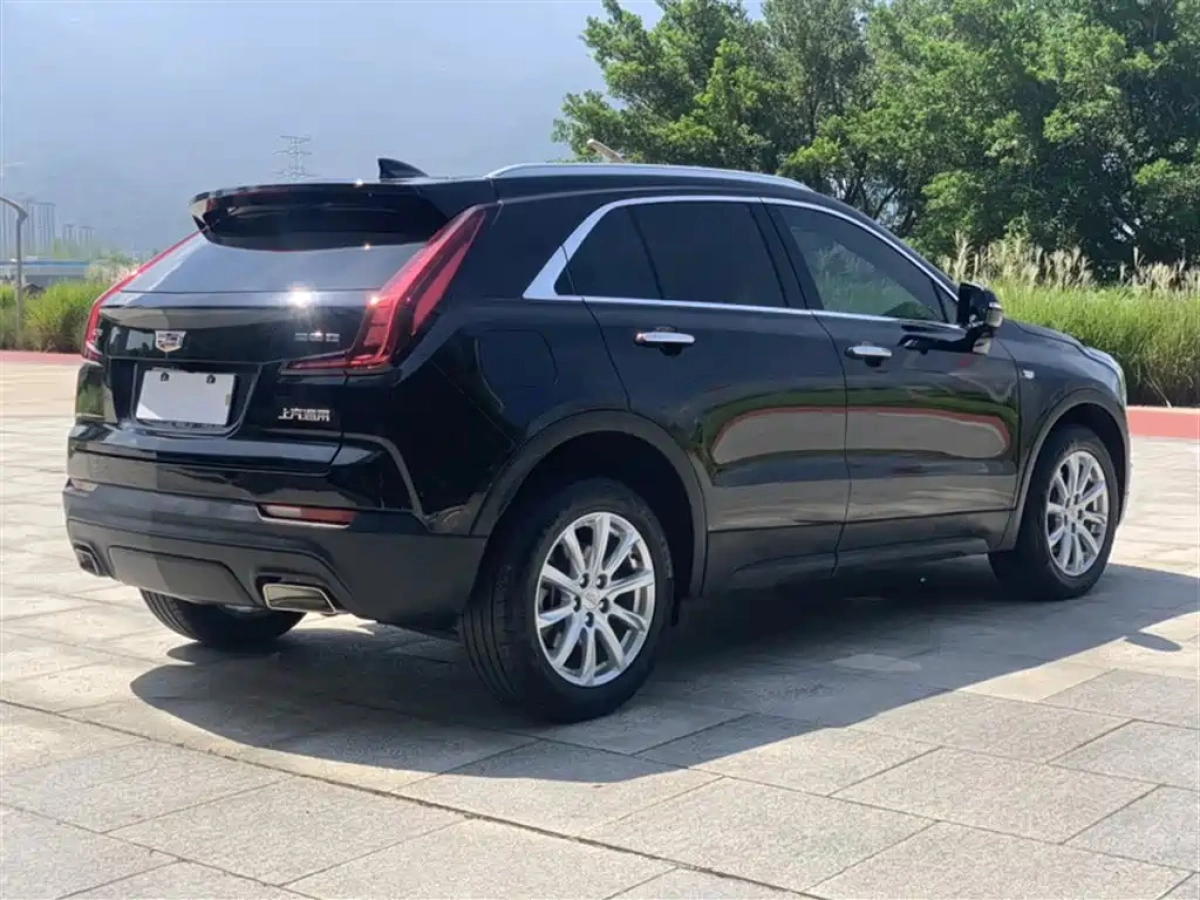 CADILLAC XT4