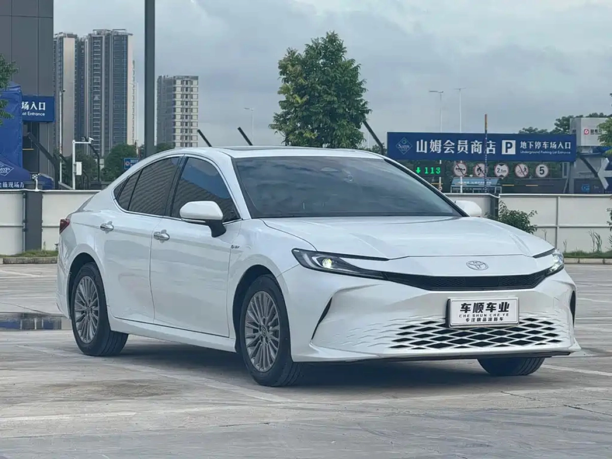 TOYOTA CAMRY