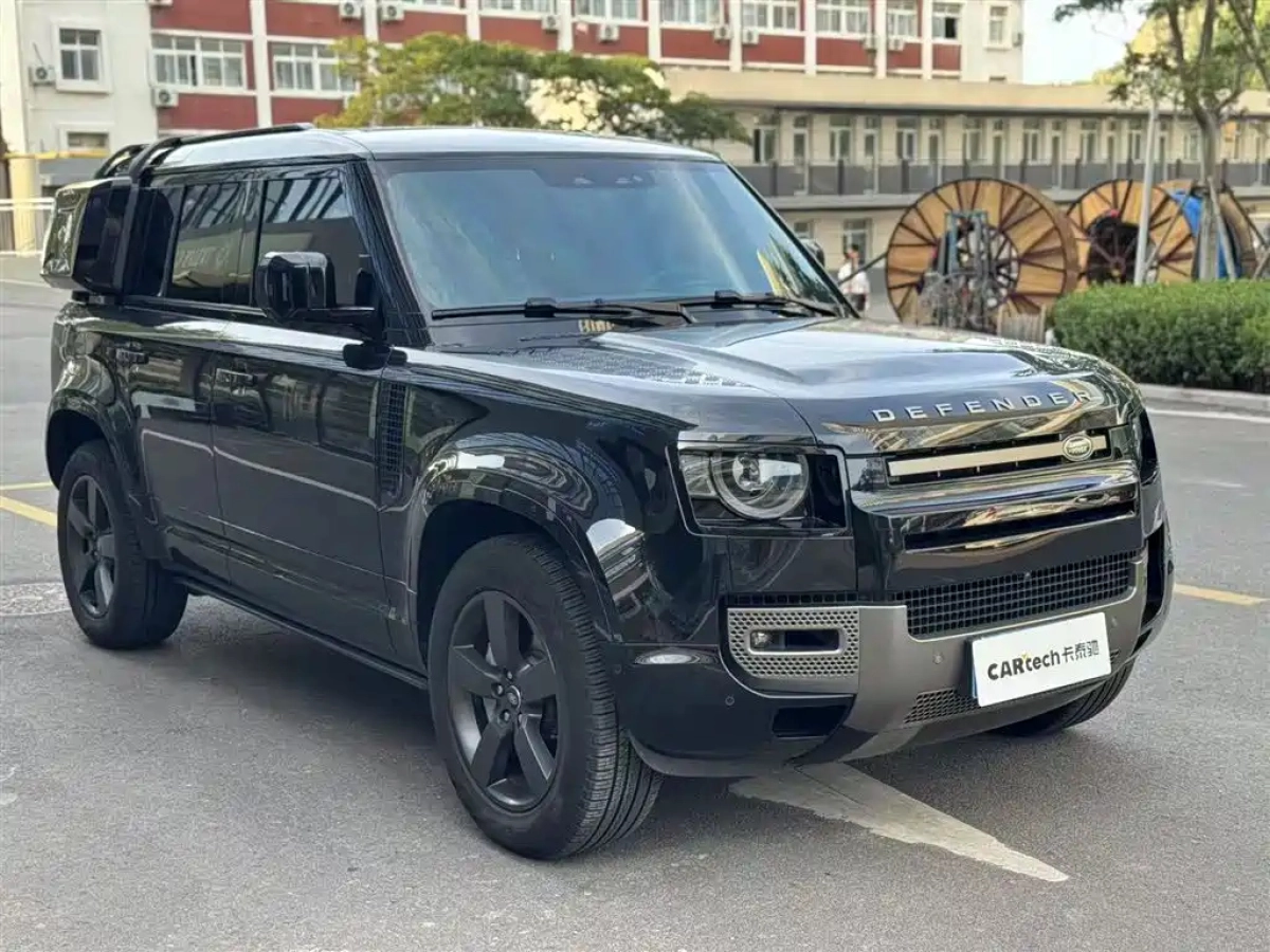 LAND ROVER DEFENDER