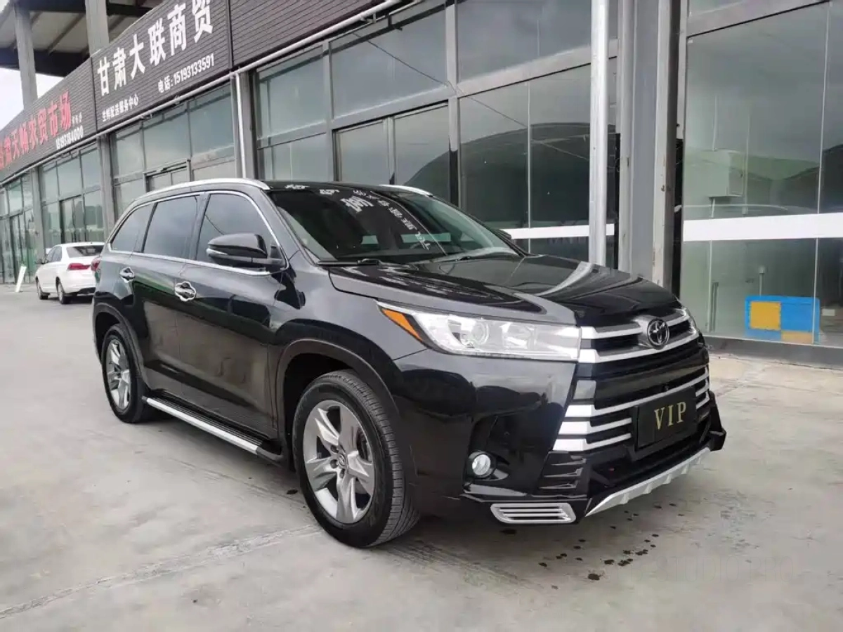 TOYOTA HIGHLANDER