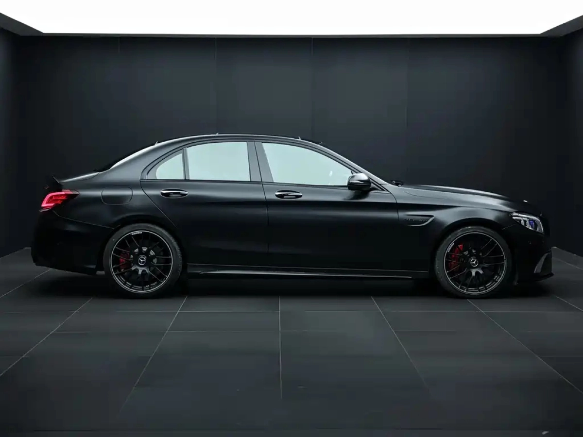 MERCEDES BENZ C-CLASS AMG