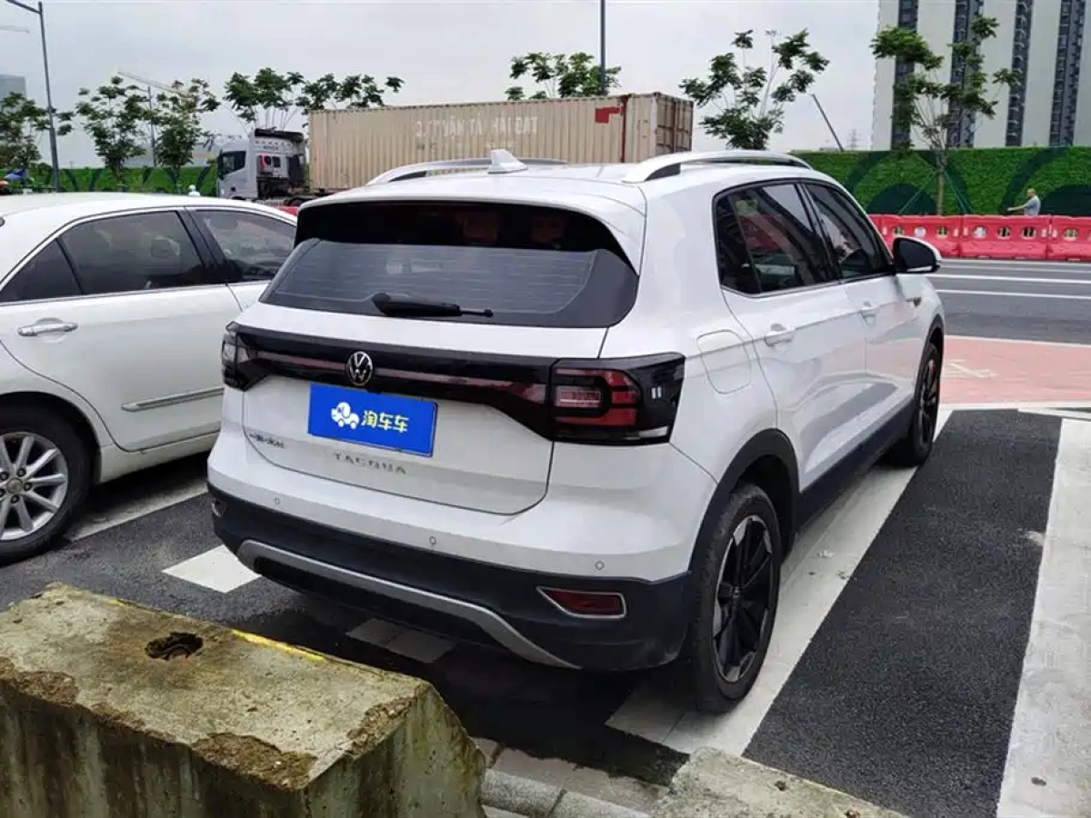 VOLKSWAGEN TACOUA