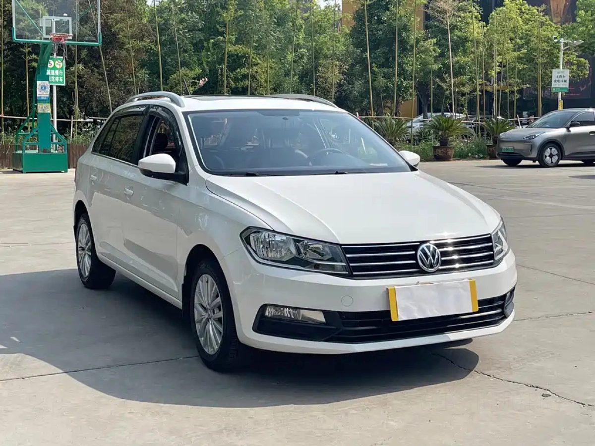 VOLKSWAGEN SANTANA