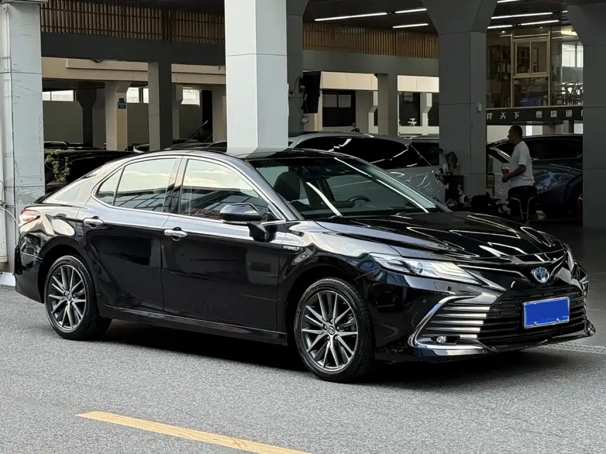TOYOTA CAMRY