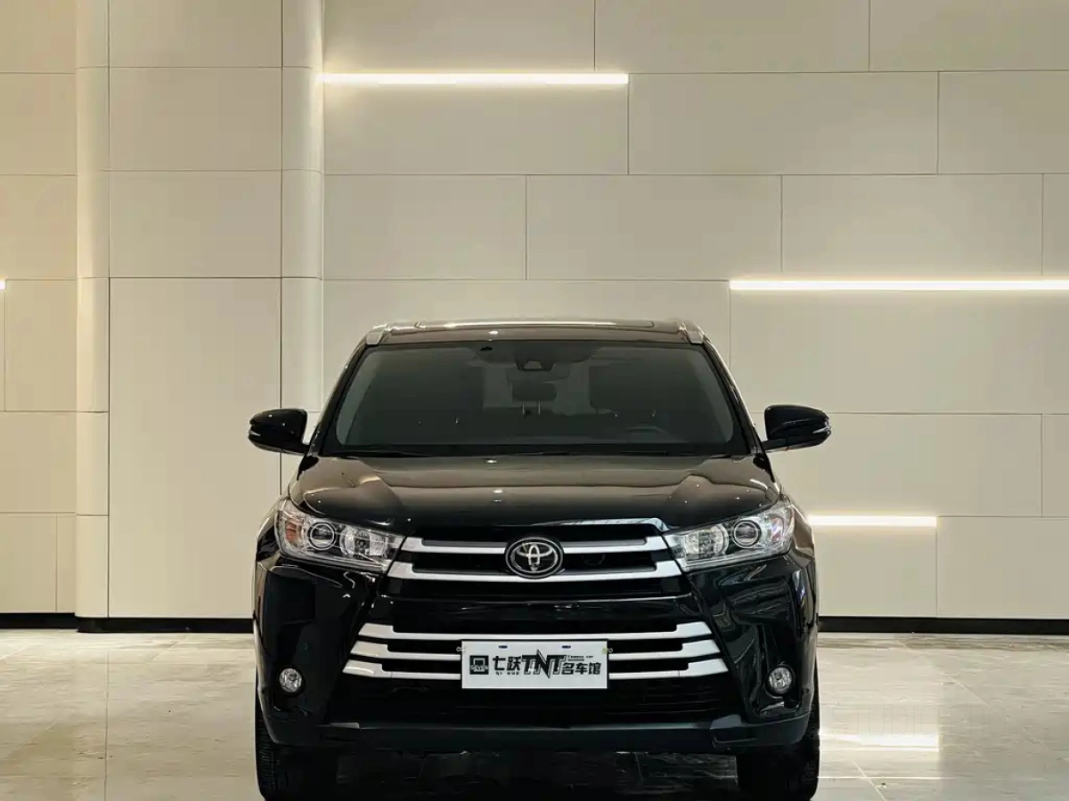 TOYOTA HIGHLANDER