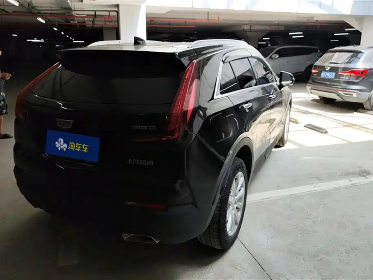 CADILLAC XT4
