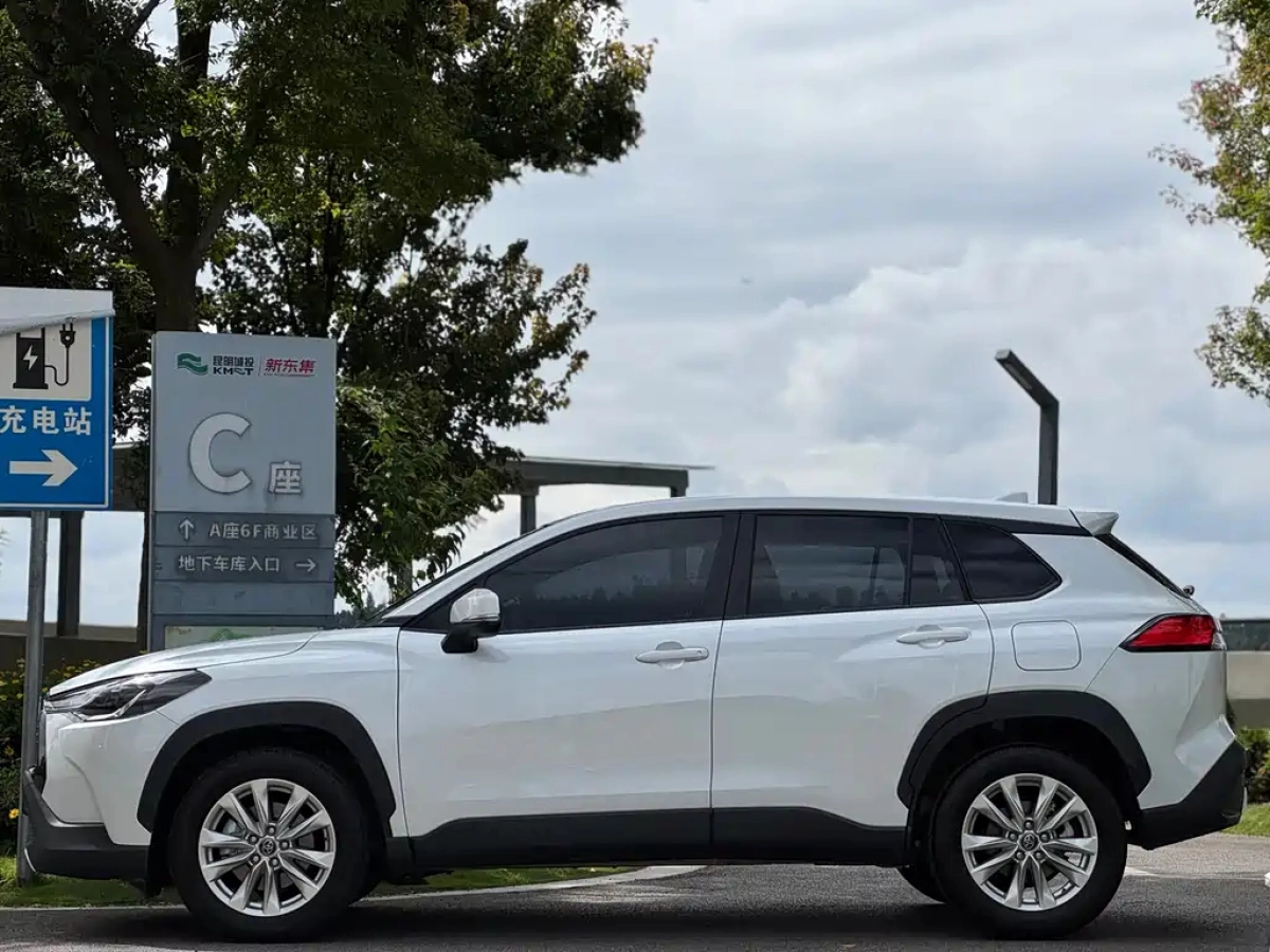 TOYOTA COROLLA CROSS