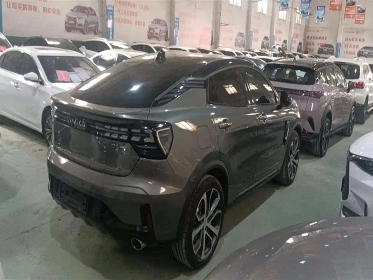 LYNK&CO 05