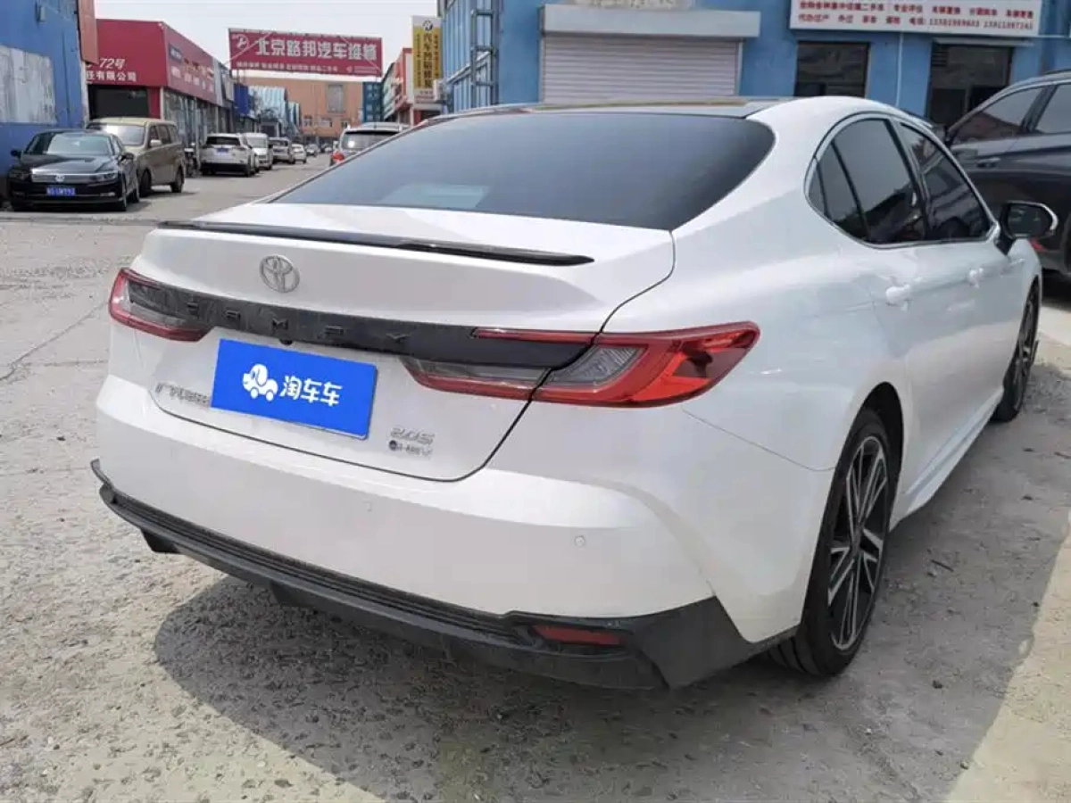 TOYOTA CAMRY