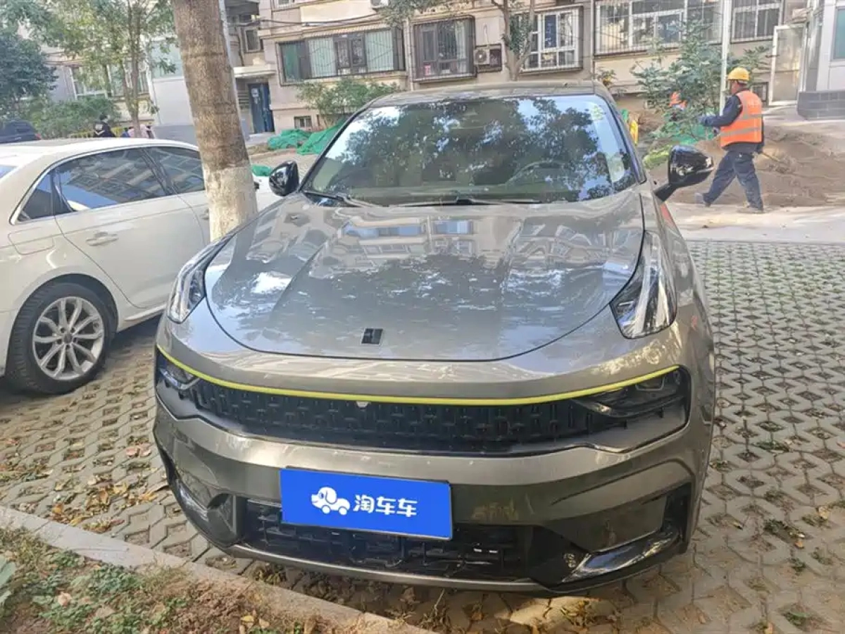 LYNK&CO 05