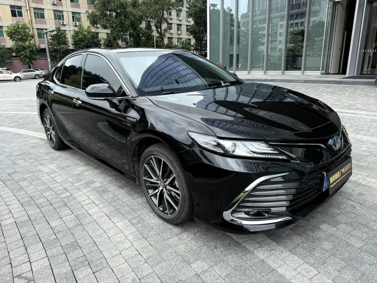 TOYOTA CAMRY