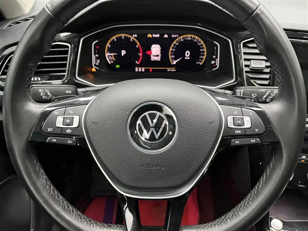 VOLKSWAGEN T-ROC TANGE