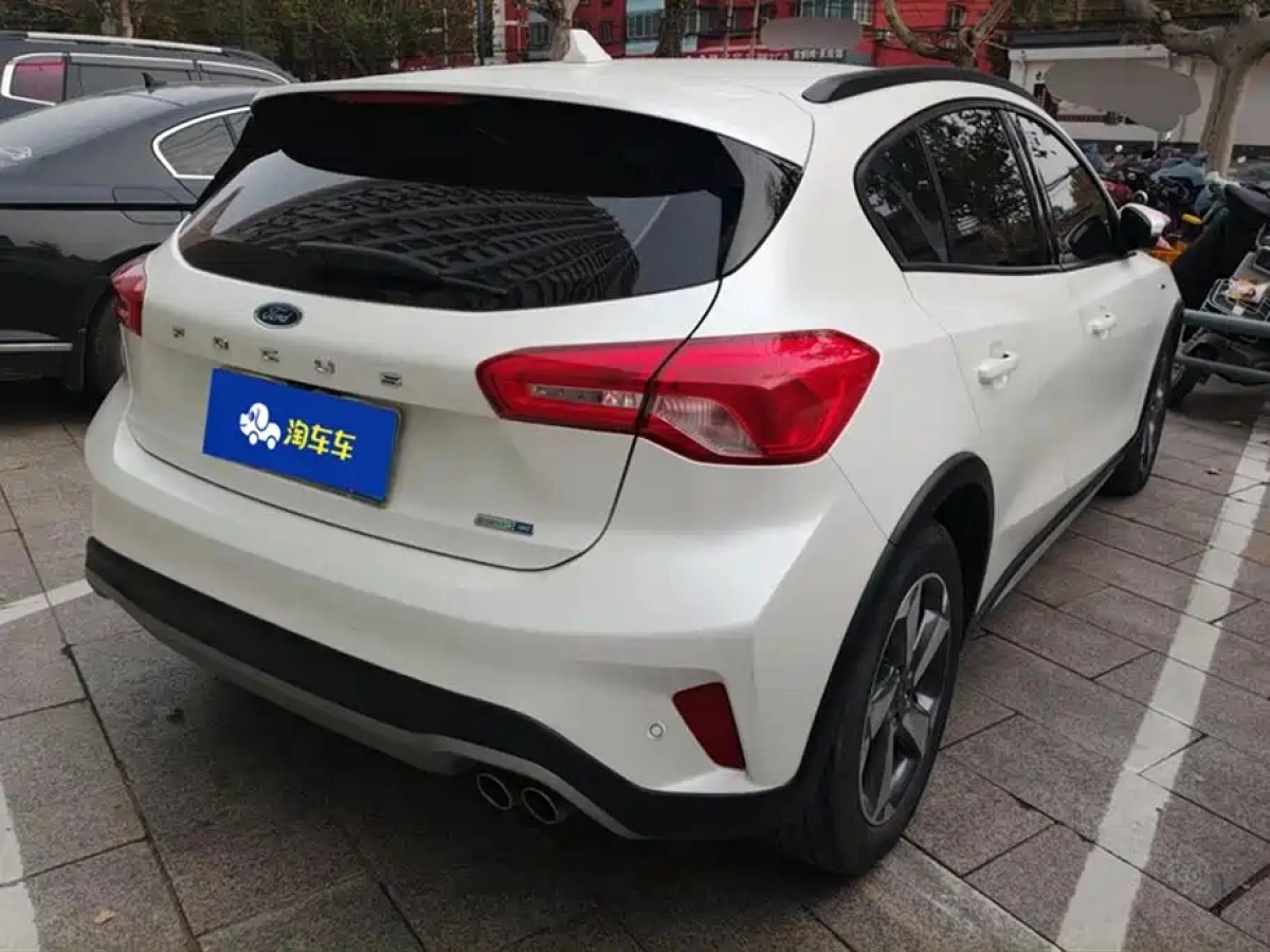 FORD FOCUS ACTIVE