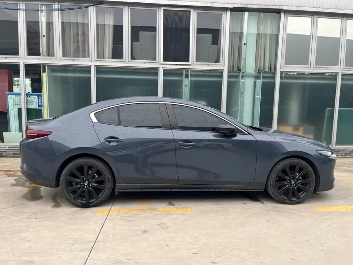 MAZDA 3 AXELA