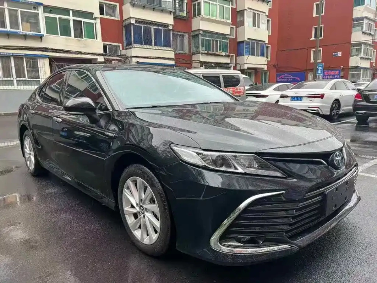 TOYOTA CAMRY