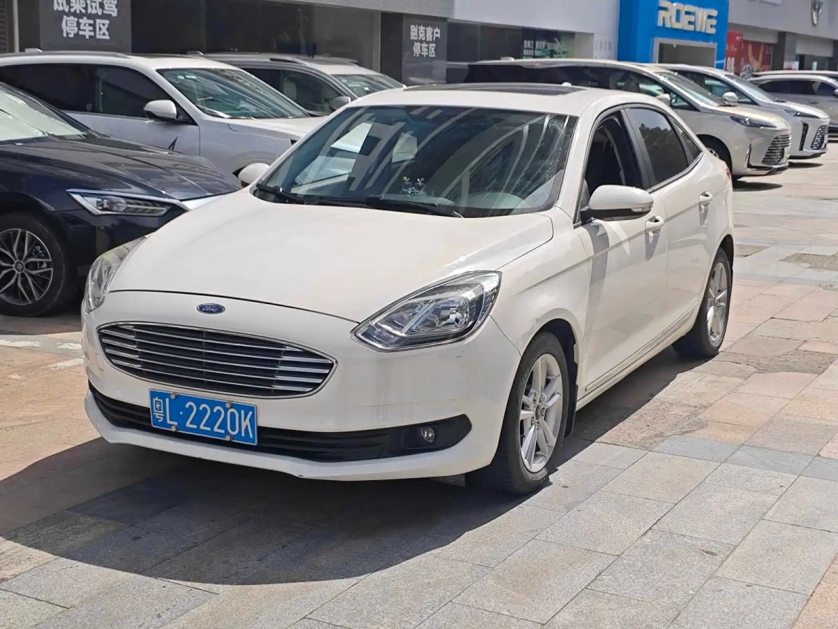 FORD ESCORT 2019