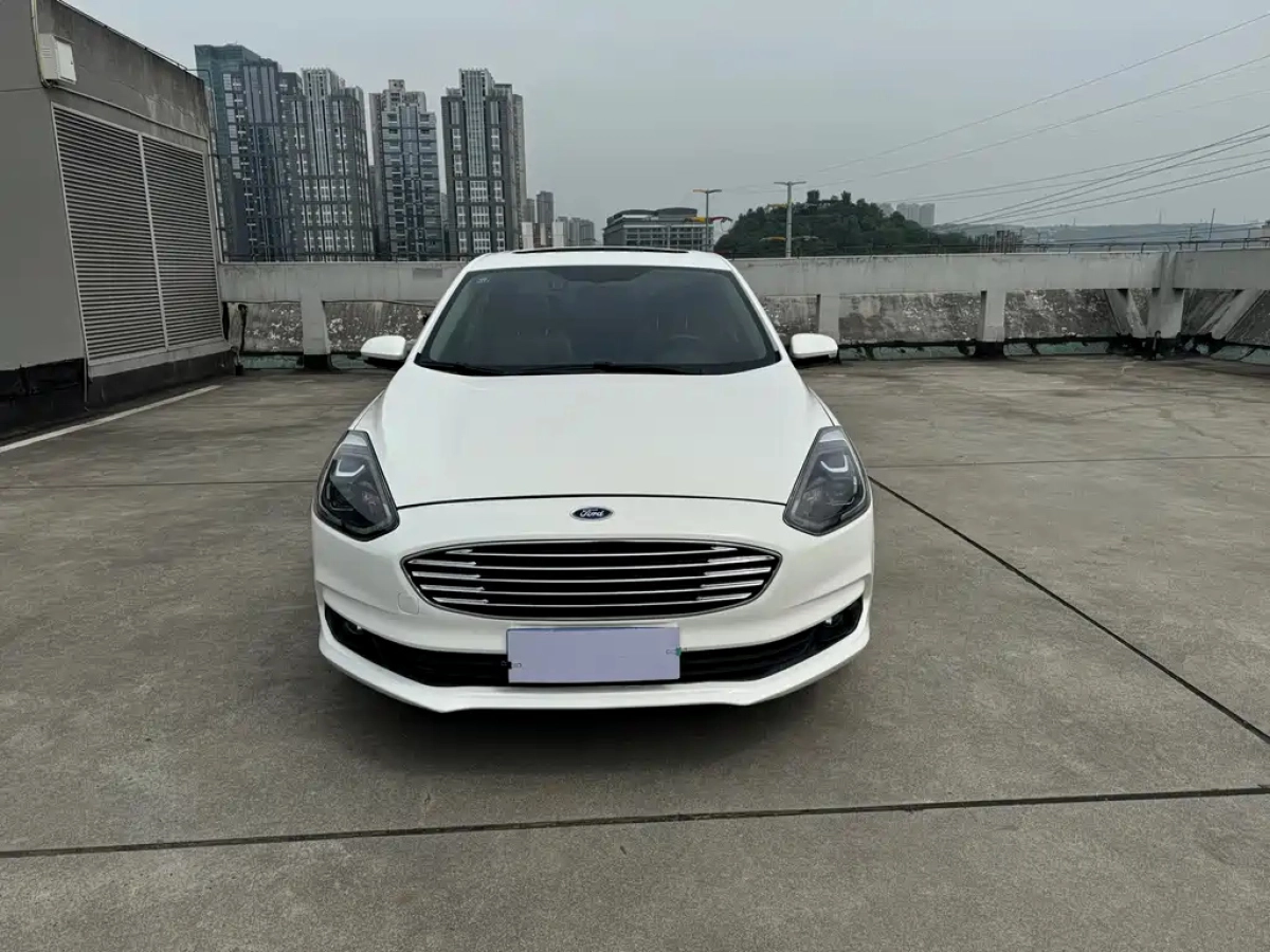 FORD ESCORT 2019