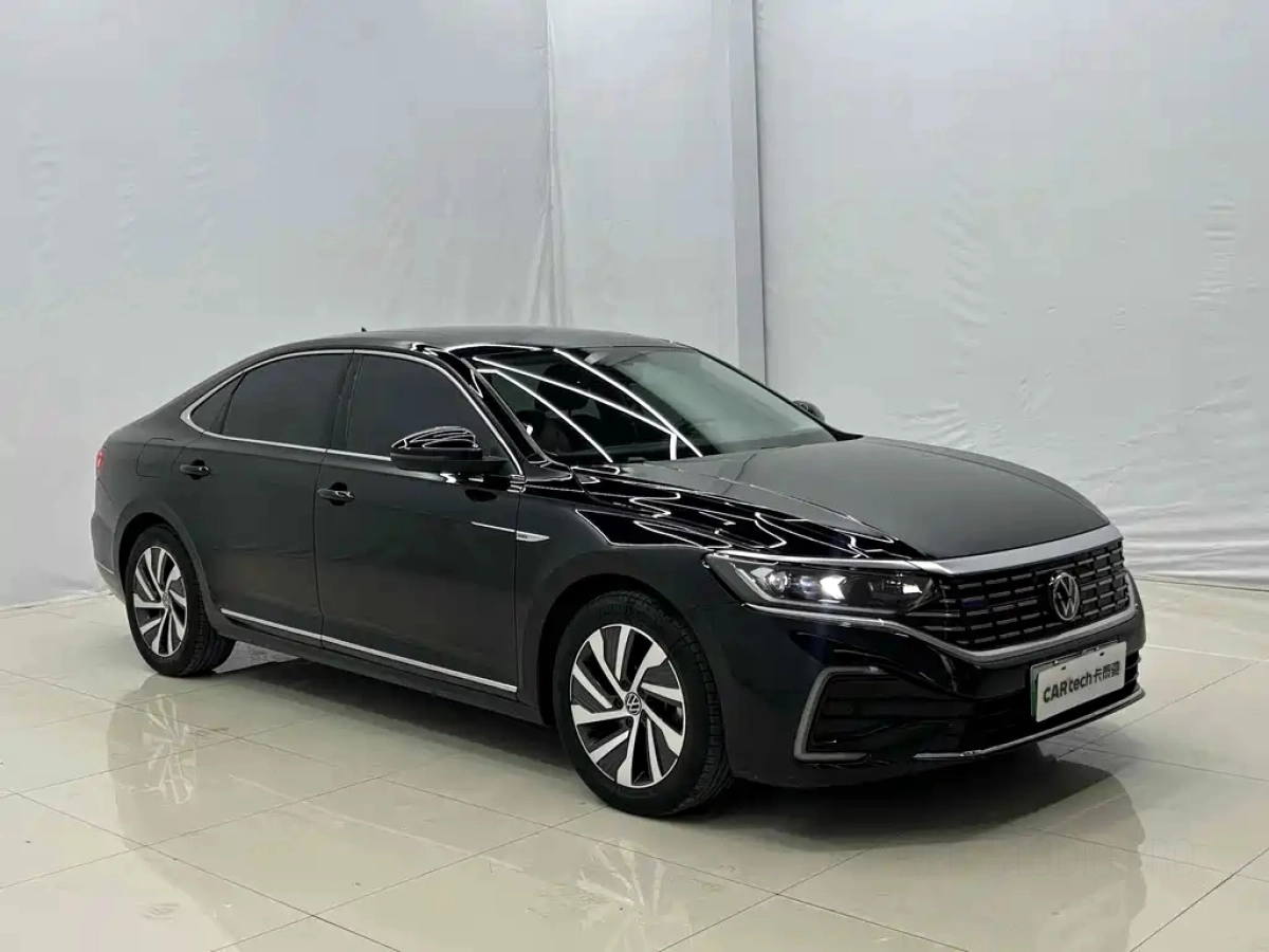 VOLKSWAGEN PASSAT NEW ENERGY