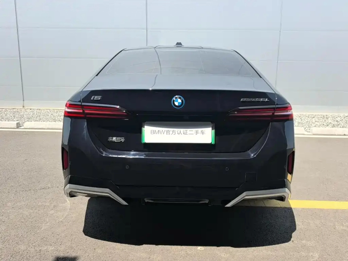 BMW I5