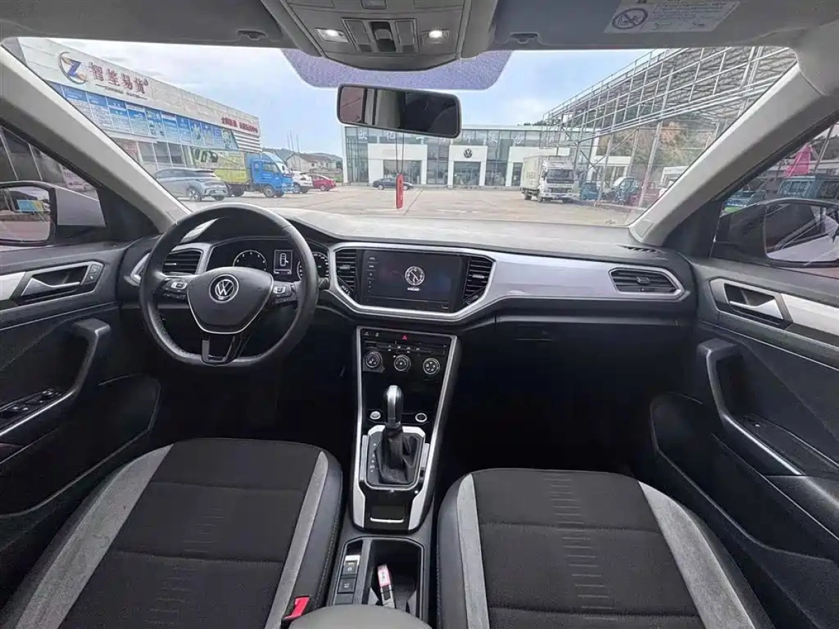 VOLKSWAGEN T-ROC TANGE