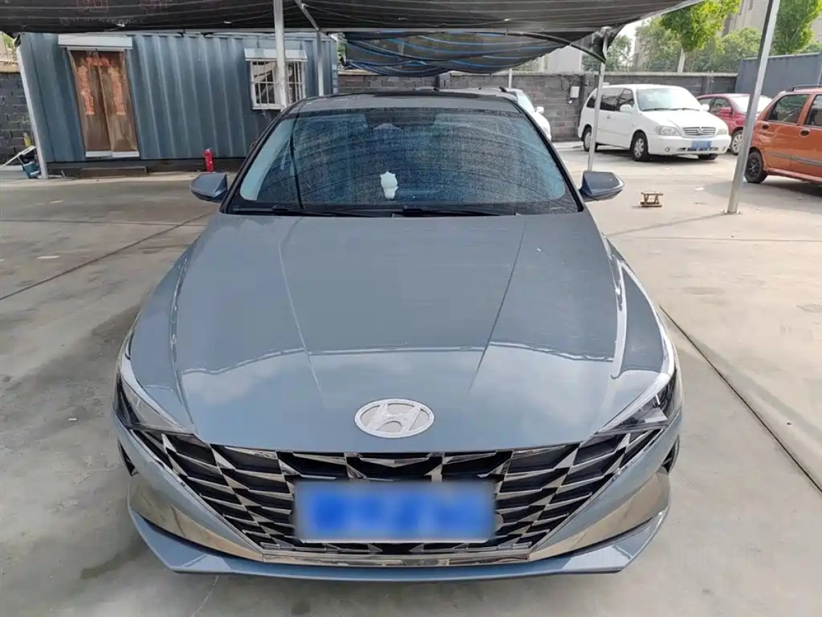 HYUNDAI ELANTRA