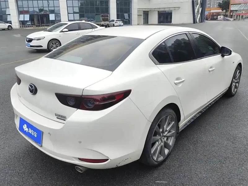 MAZDA 3 AXELA
