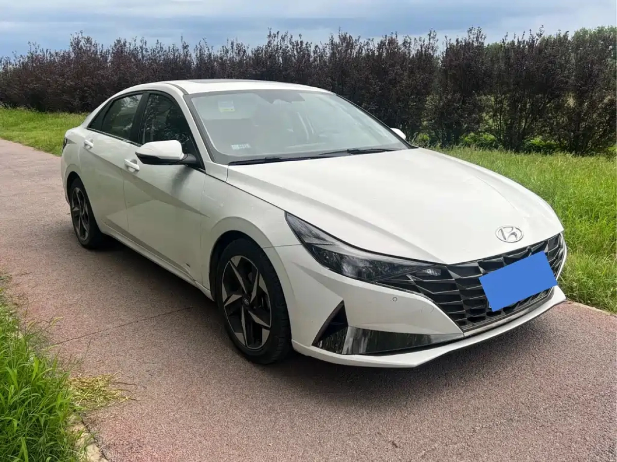 HYUNDAI ELANTRA