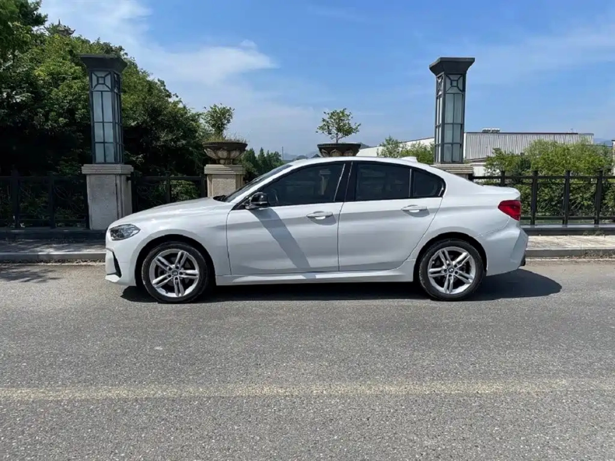 BMW 1-SERIES