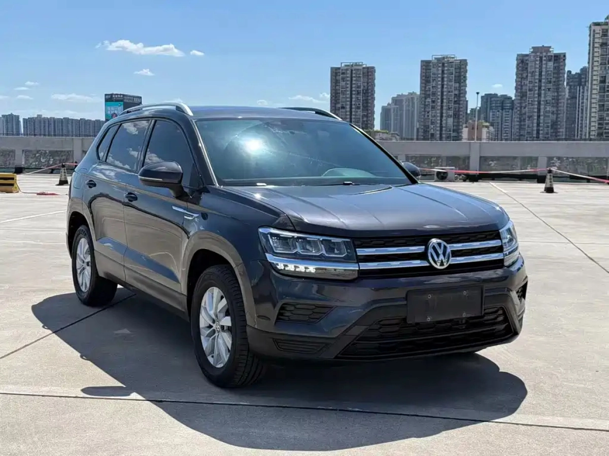 VOLKSWAGEN THARU