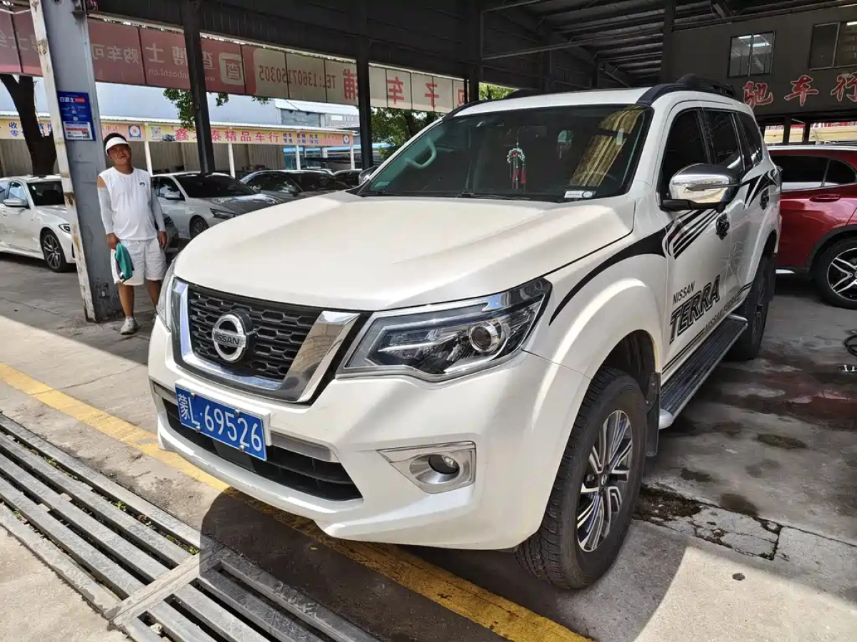NISSAN TERRA
