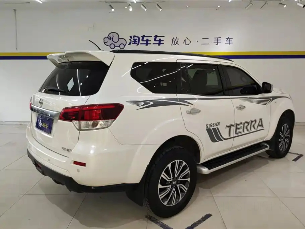 NISSAN TERRA