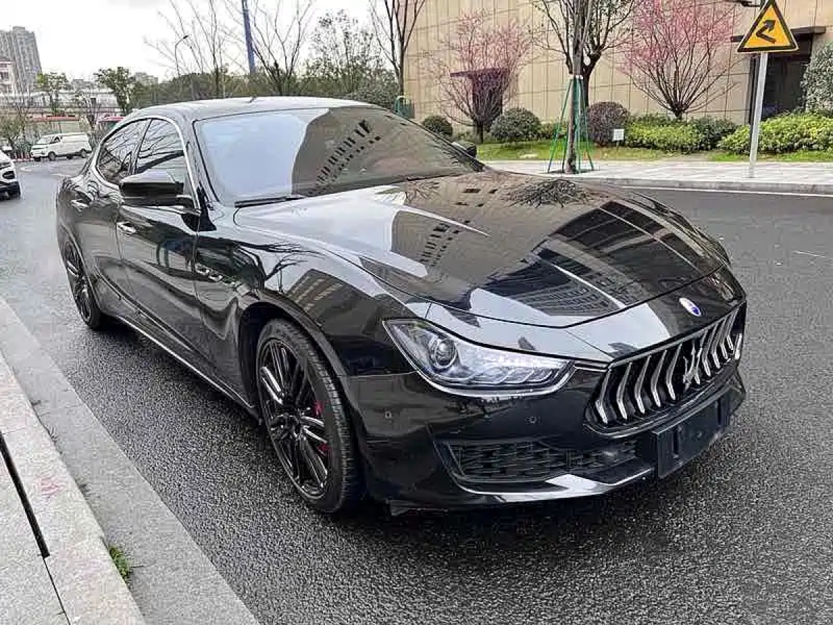 MASERATI GHIBLI