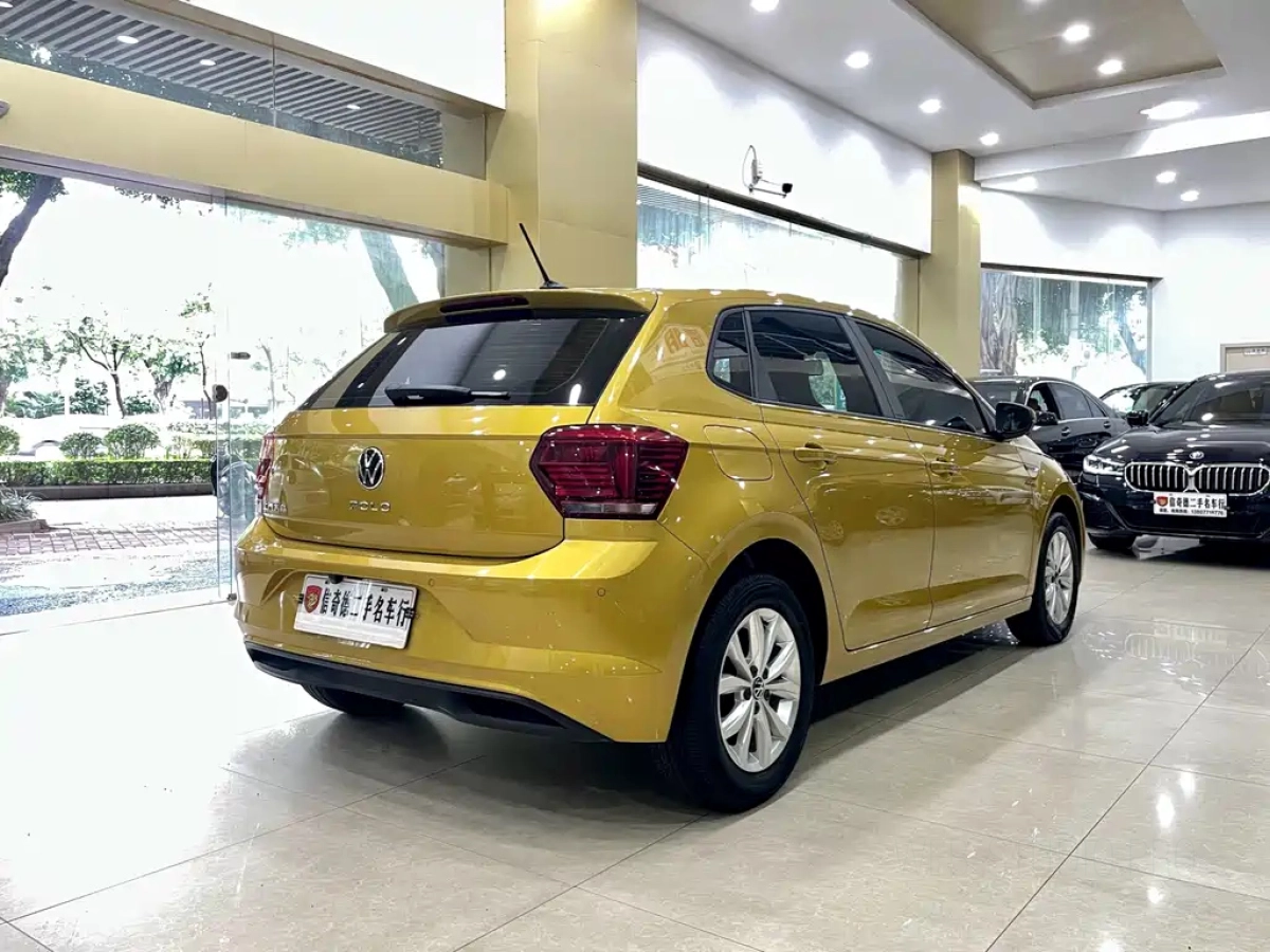 VOLKSWAGEN POLO