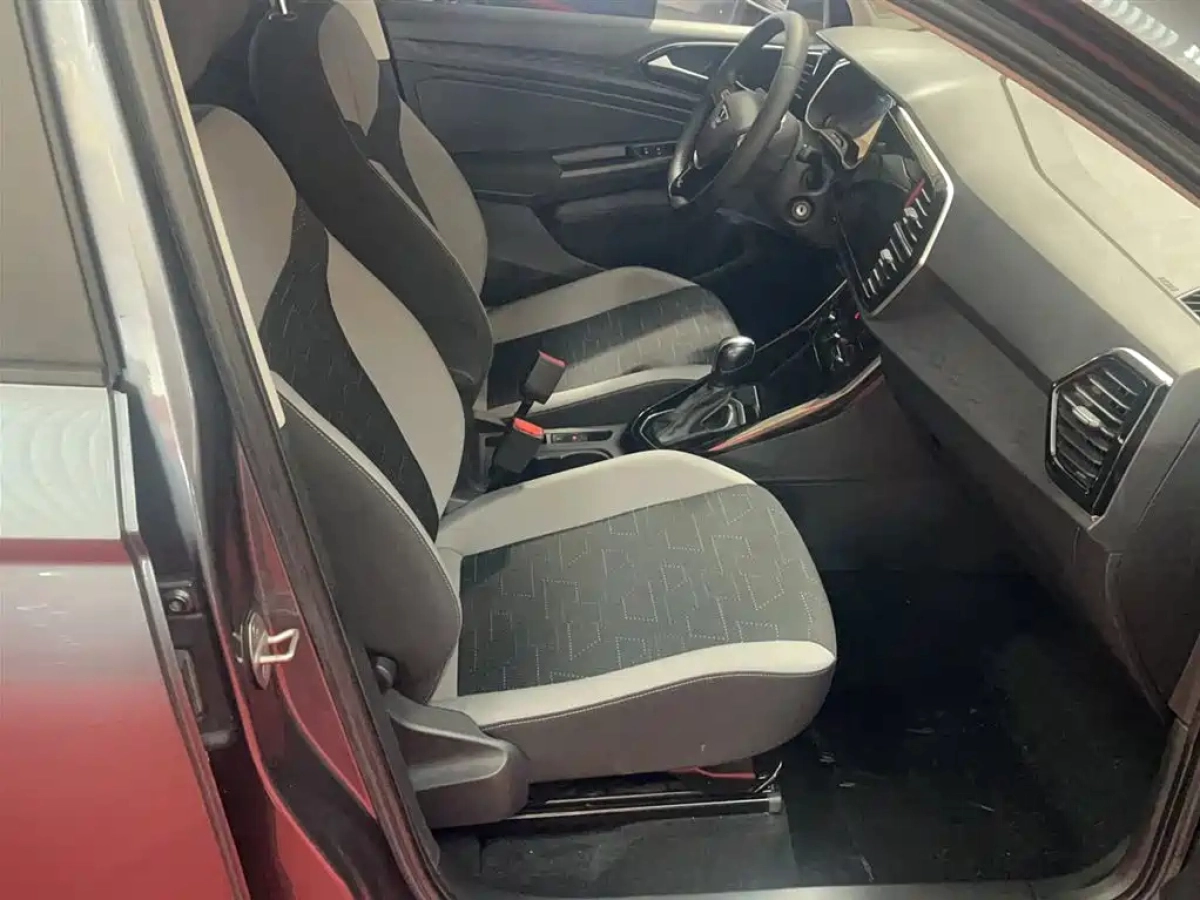 JETTA VS5