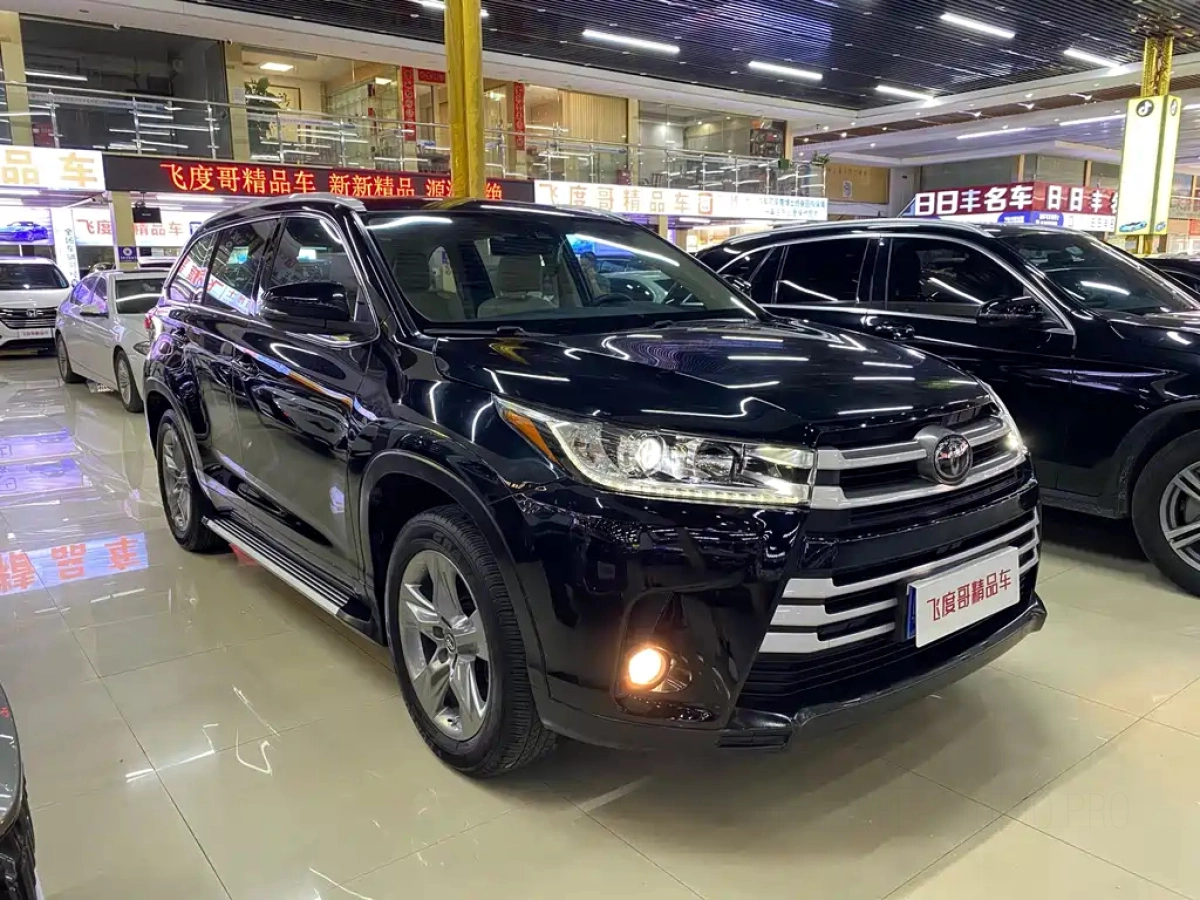 TOYOTA HIGHLANDER