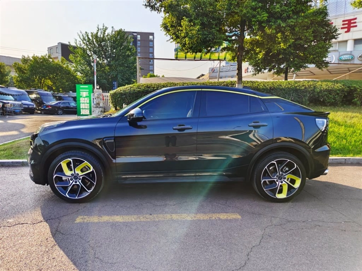 LYNK&CO 05