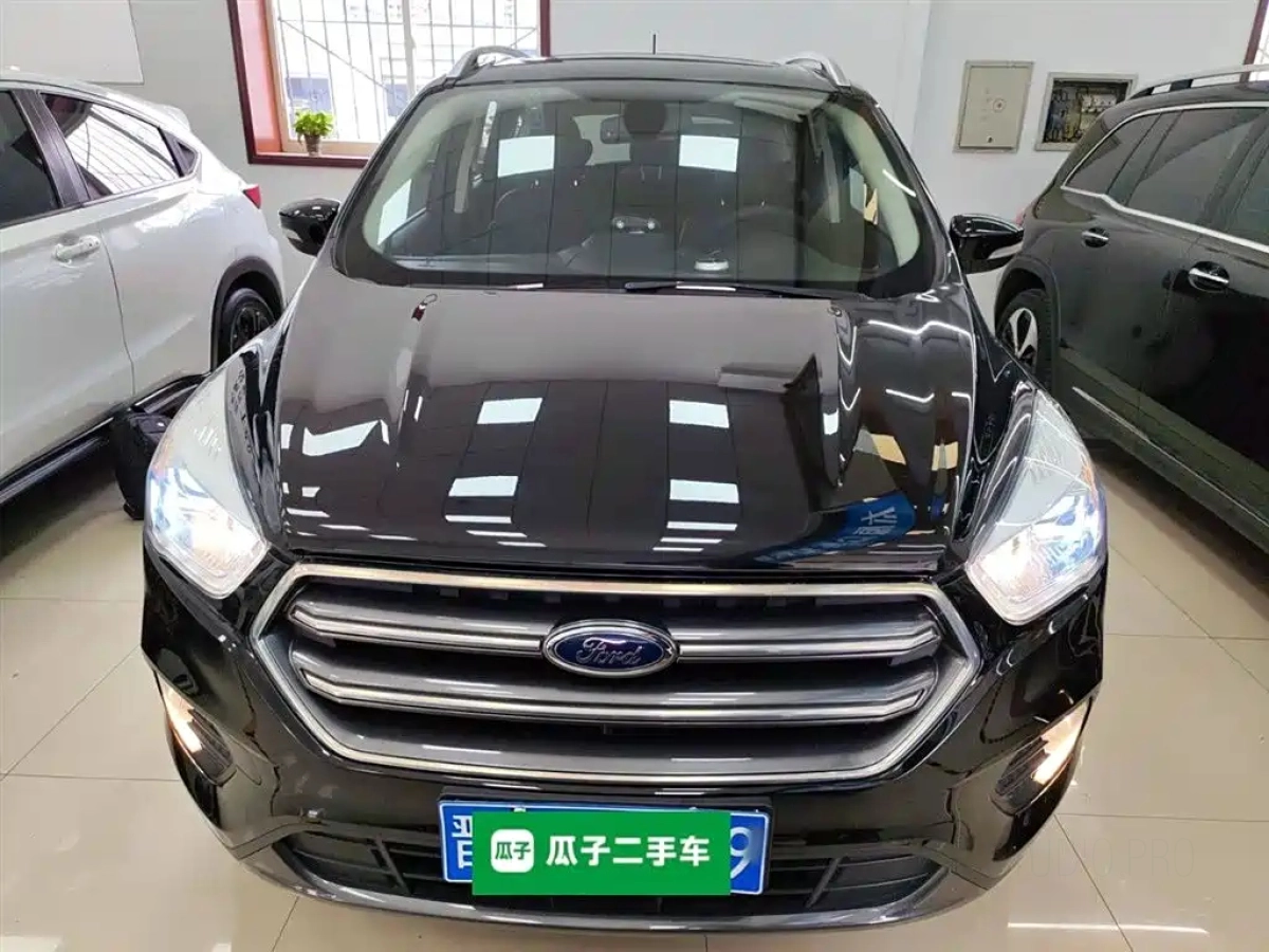 FORD ESCAPE