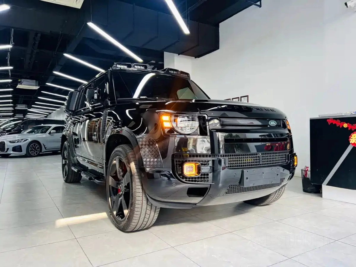 LAND ROVER DEFENDER